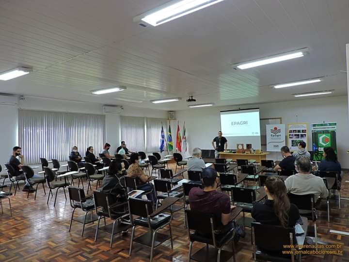 ACAP e Núcleo de Apicultores da ACIC em curso sobre Meliponicultura