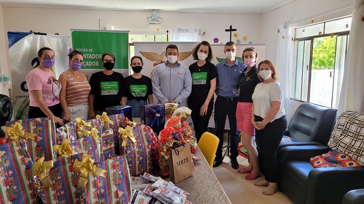 Núcleo de Contadores da ACIC anima o Natal da Casa Lar do Idoso