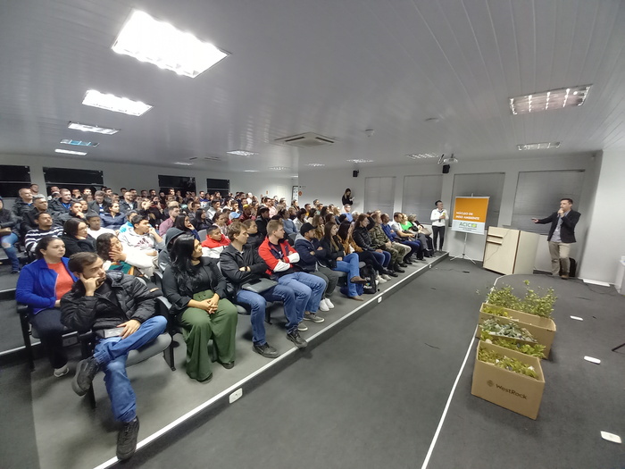 Núcleo de Meio Ambiente da ACIC lota auditório para palestra