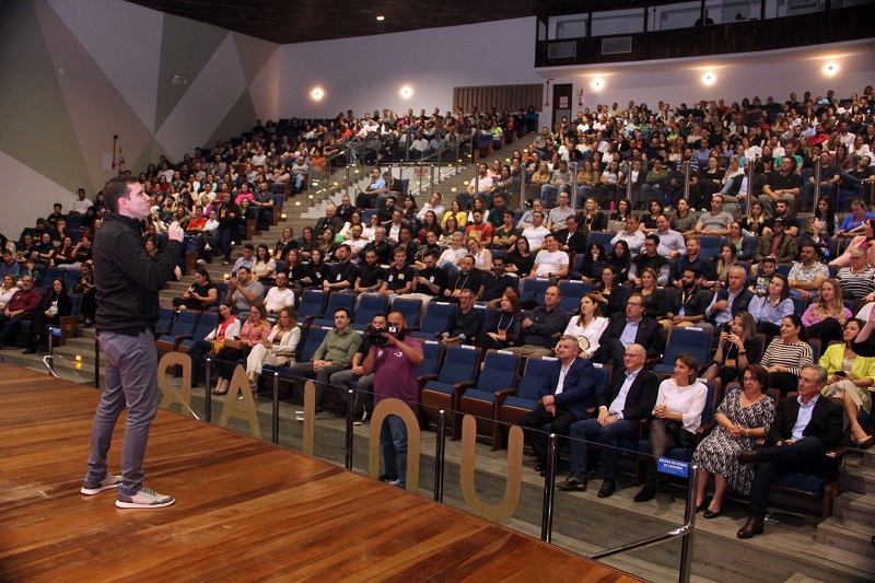 Palestra sobre trabalho com propósito atrai grande público no Seminário Empresarial da ACIC