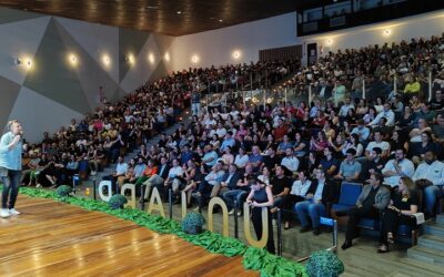 Marcos Piangers emociona no 2º Seminário Empresarial da ACIC em Caçador